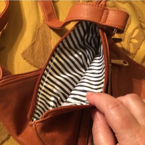 Charming Charlie Brown Faux Leather Crossbody Bag - Picture 4 of 8